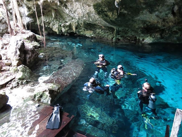  Eintritt in die Cenote 